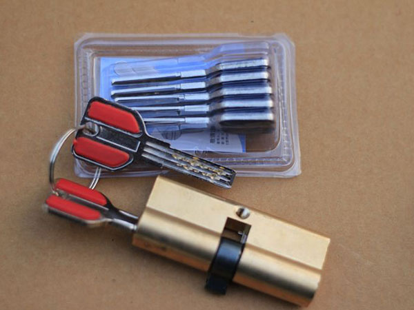 叶集24小时上门开锁公司